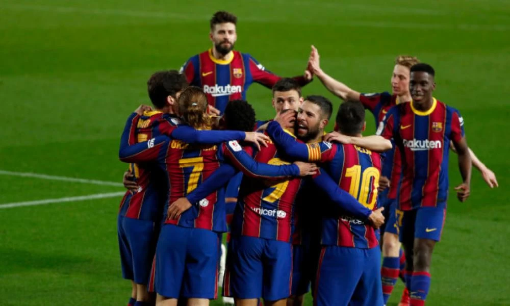 Μπαρτσελόνα: Στο "σφυρί" οχτώ ποδοσφαιριστές